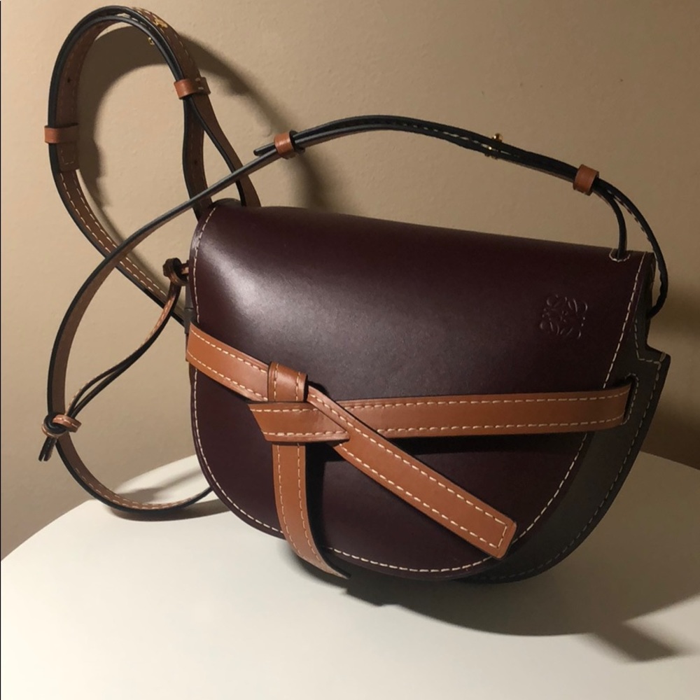😍price 📉😍Loewe small gate crossbody - Picture 1 of 8